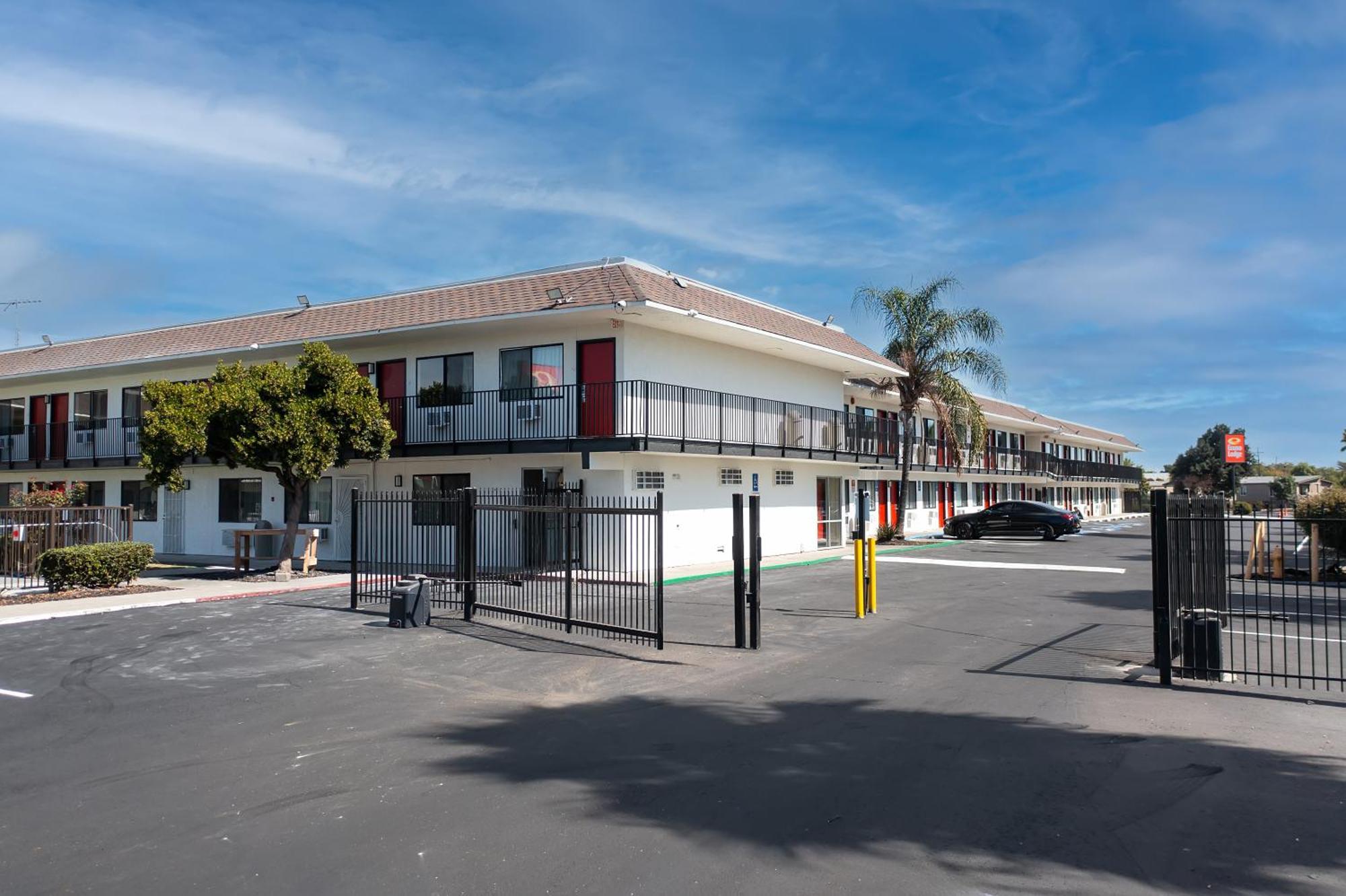 Econo Lodge Stockton Near I-5 Fairgrounds ภายนอก รูปภาพ