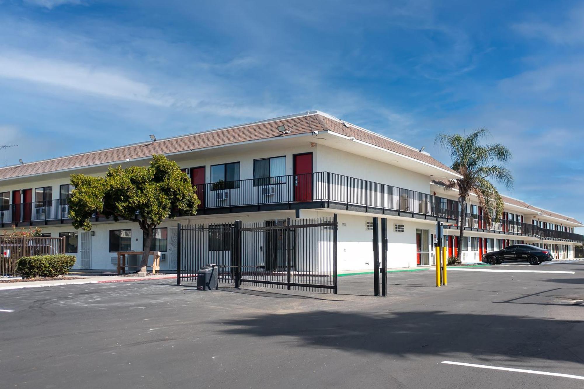 Econo Lodge Stockton Near I-5 Fairgrounds ภายนอก รูปภาพ