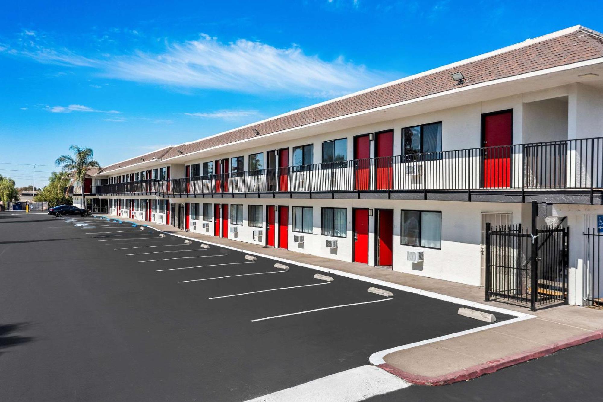 Econo Lodge Stockton Near I-5 Fairgrounds ภายนอก รูปภาพ