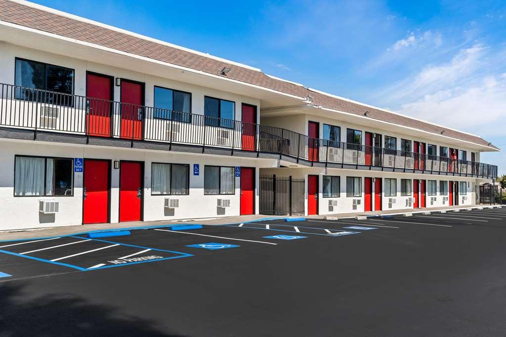 Econo Lodge Stockton Near I-5 Fairgrounds ภายนอก รูปภาพ